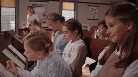 Bambine sicure di sé in classe